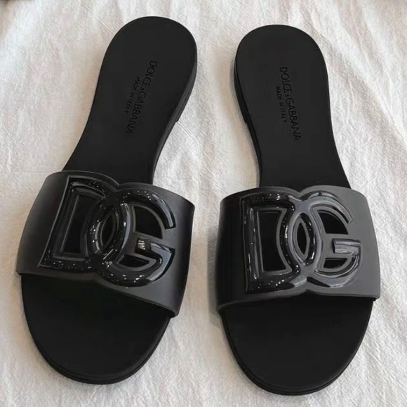 Dolce & Gabbana Black Slide Sandals - Picture 1 of 4